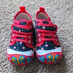 Einari collection shoes for girls Toddlers. Size 7. Blue, Pink and white colors.